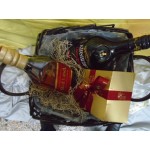 ΚΑΛΑΘΙ ΜΕ ΔΥΟ ΠΟΤΑ ΚΑΙ ΣΟΚΟΛΑΤΑΚΙΑ